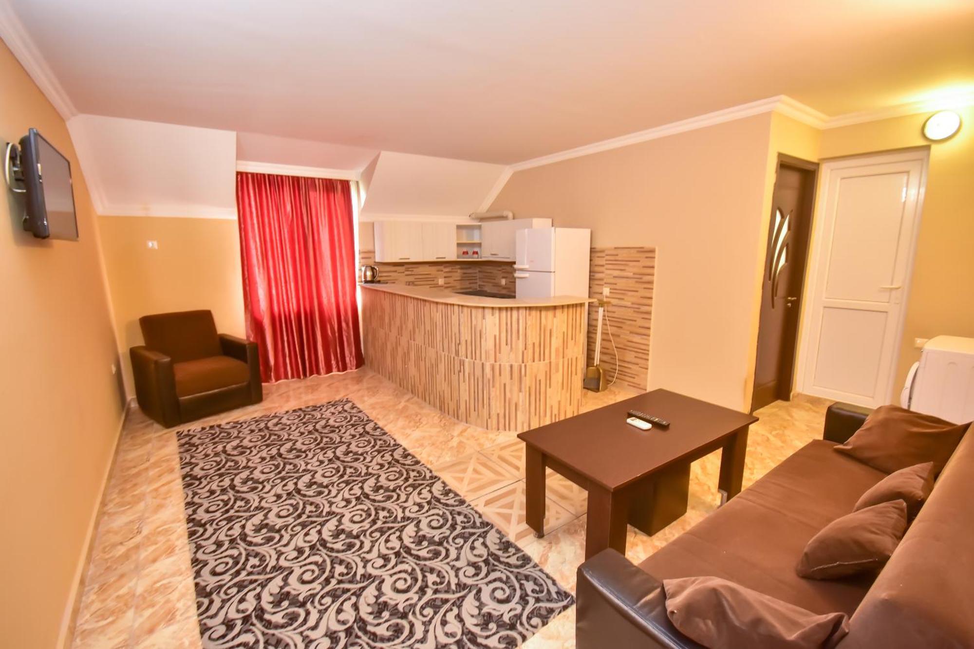 Family Apartments In Batoemi Buitenkant foto
