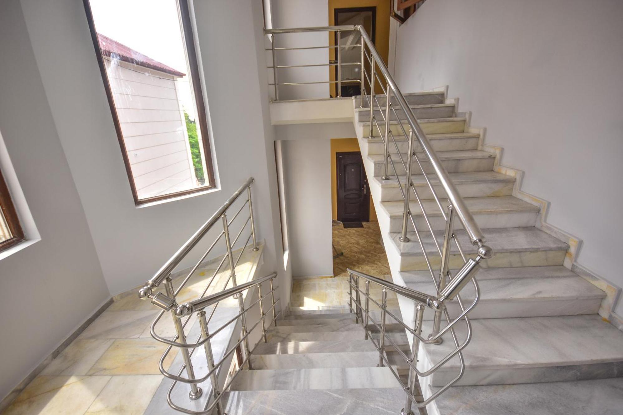 Family Apartments In Batoemi Buitenkant foto