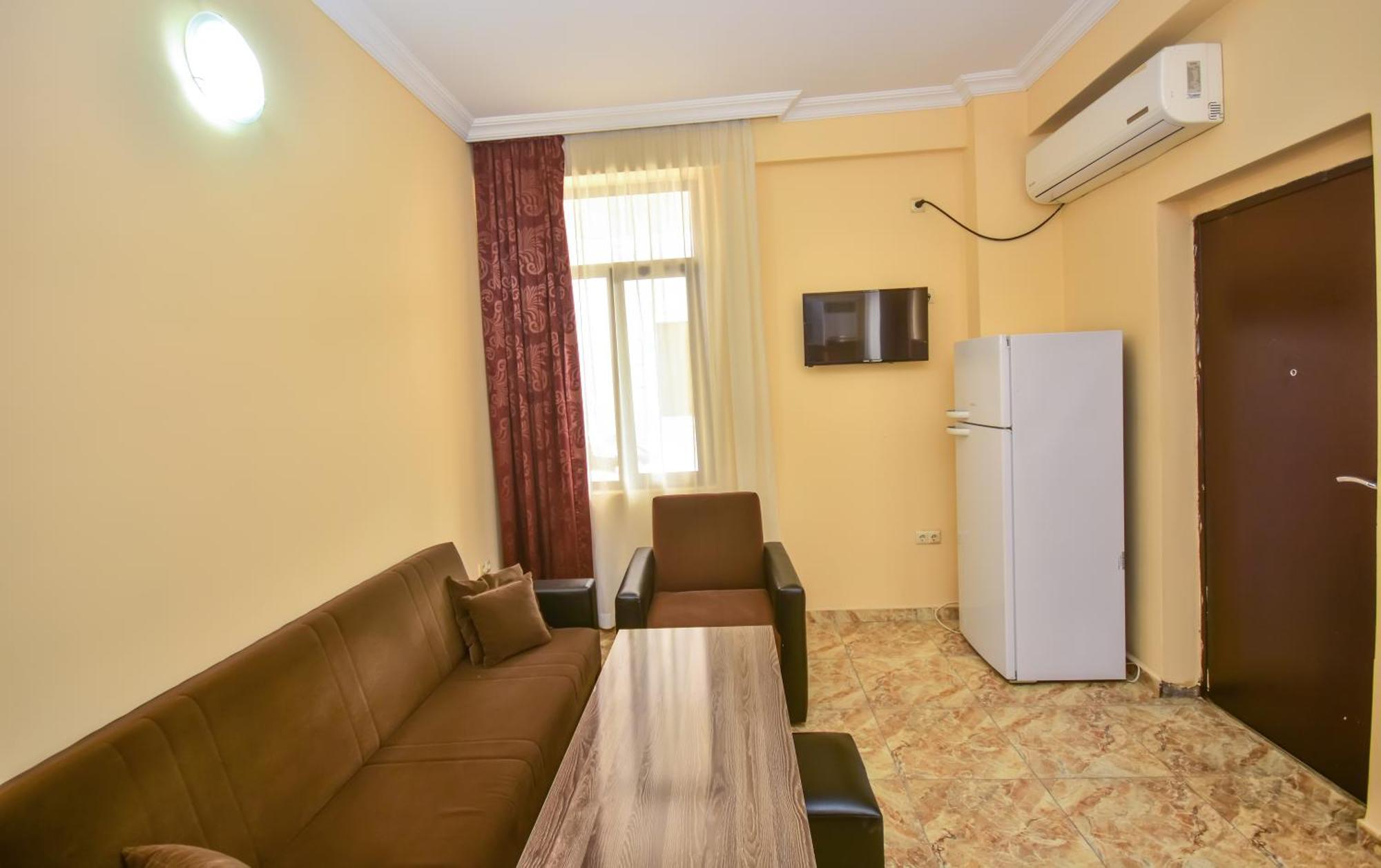 Family Apartments In Batoemi Buitenkant foto