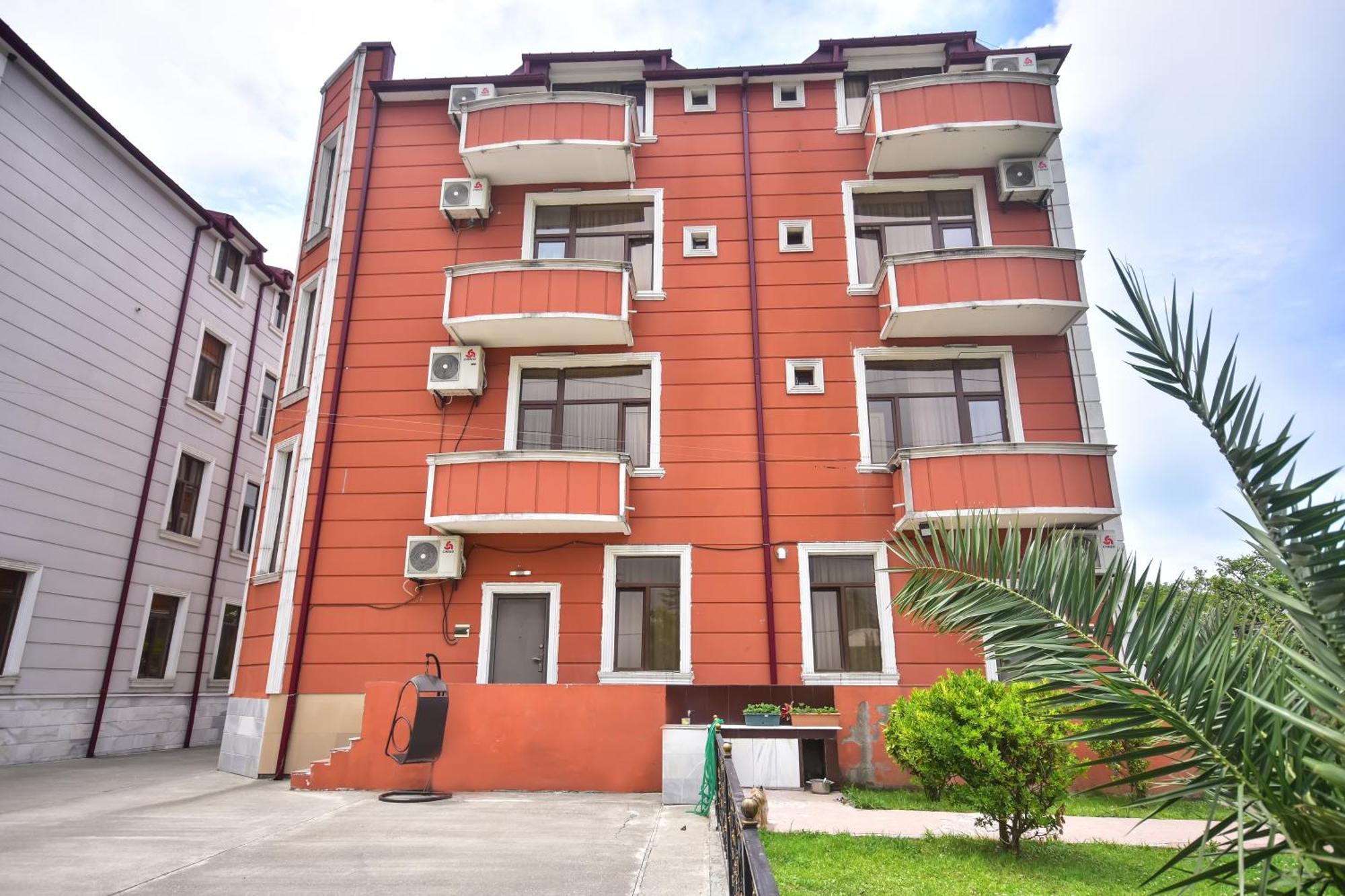 Family Apartments In Batoemi Buitenkant foto