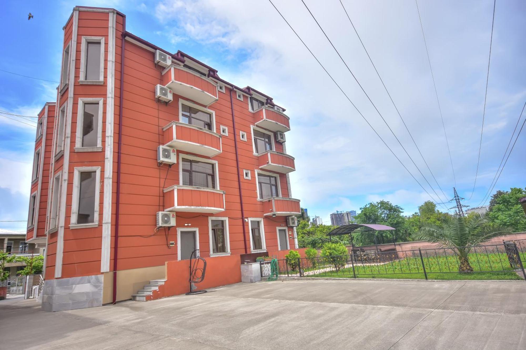 Family Apartments In Batoemi Buitenkant foto